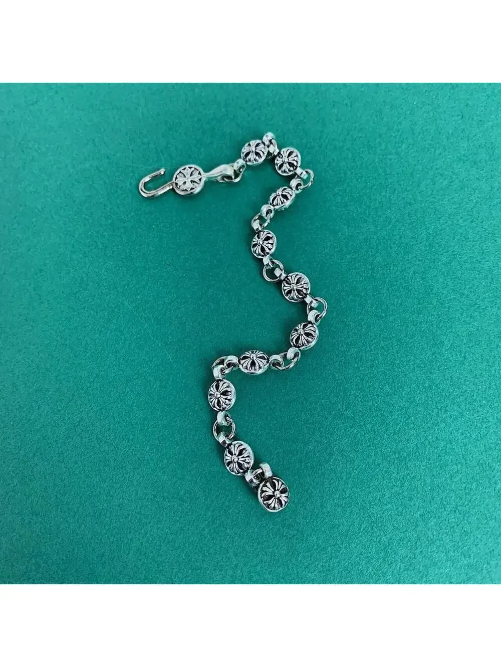 Y2k Vintage style gothic cross pendant silver bracelet. Cool design. Nice